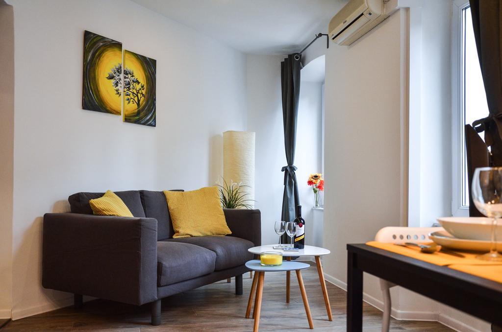Dinghy Apartment Zara Esterno foto