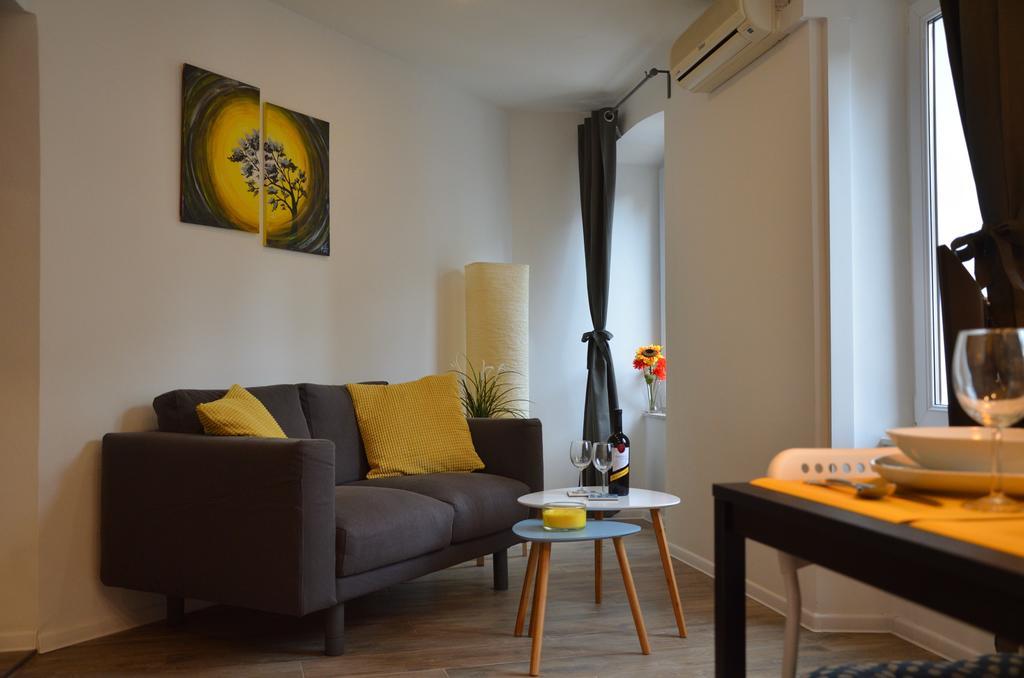 Dinghy Apartment Zara Esterno foto