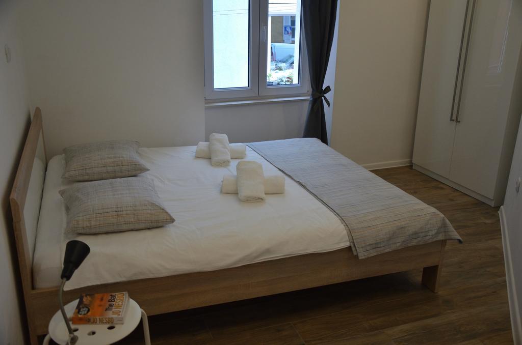 Dinghy Apartment Zara Esterno foto
